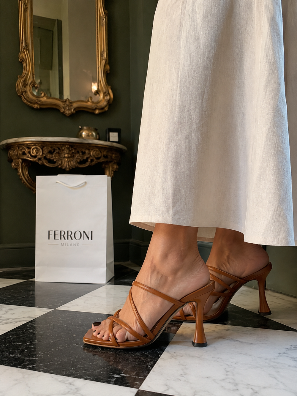 <p>FERRONI MILANO</p>